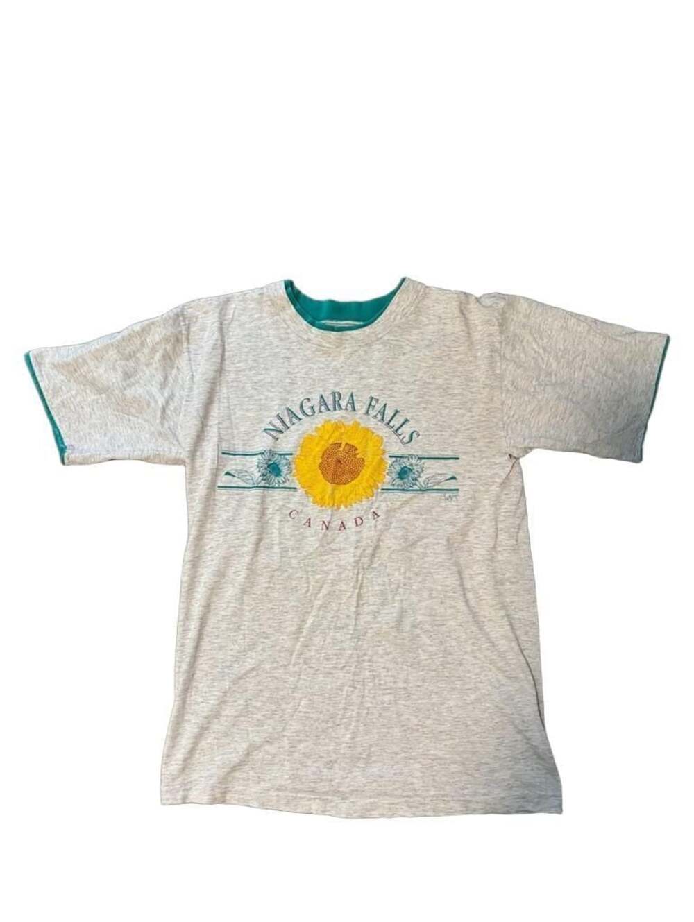 Vintage 90s Niagara Falls Canada Sunflower Graphic T-Shirt
-Mens small/ women M